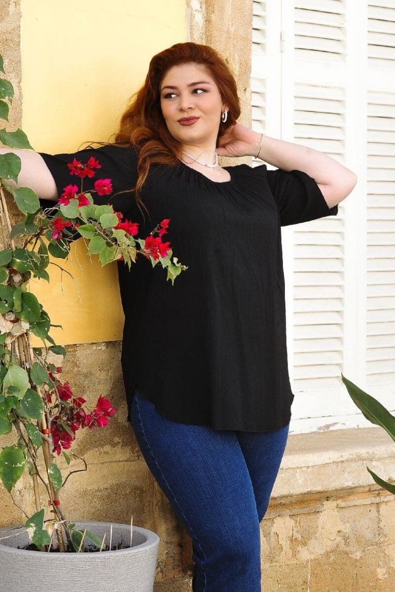 Μπλούζα Με Λάστιχο Στην Λαιμόκοψη